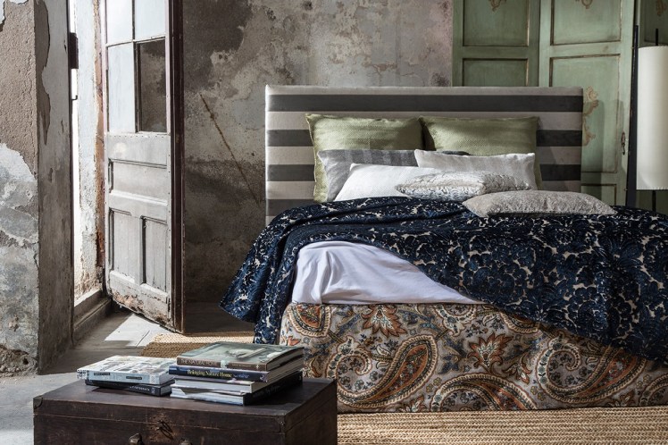 Ambiente decoración cabecero cama Arte Villa